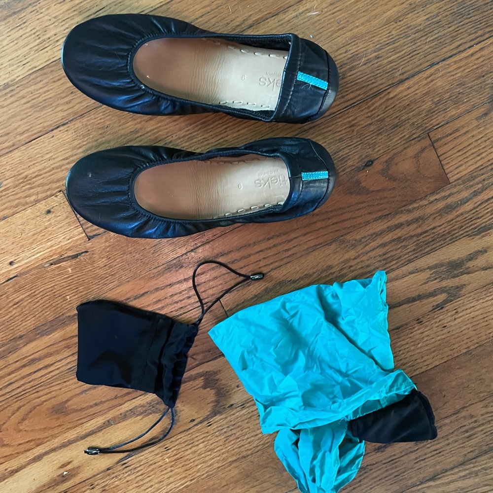 NWOT Tieks matte black leather 9